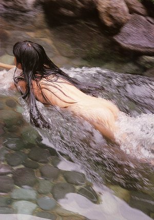 栗山千明が15歳で出したヘアヌード写真集栗山千明 神話少女 画像 栗山千明が15歳で出したヘアヌード写真集栗山千明 神話少女 画像