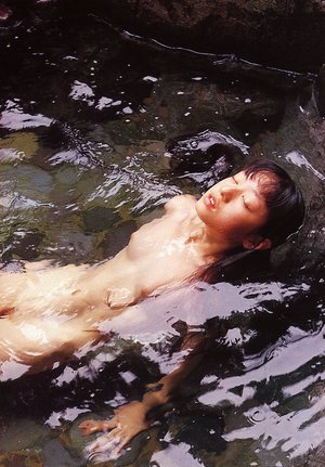 栗山千明が15歳で出したヘアヌード写真集栗山千明 神話少女 画像 栗山千明が15歳で出したヘアヌード写真集栗山千明 神話少女 画像